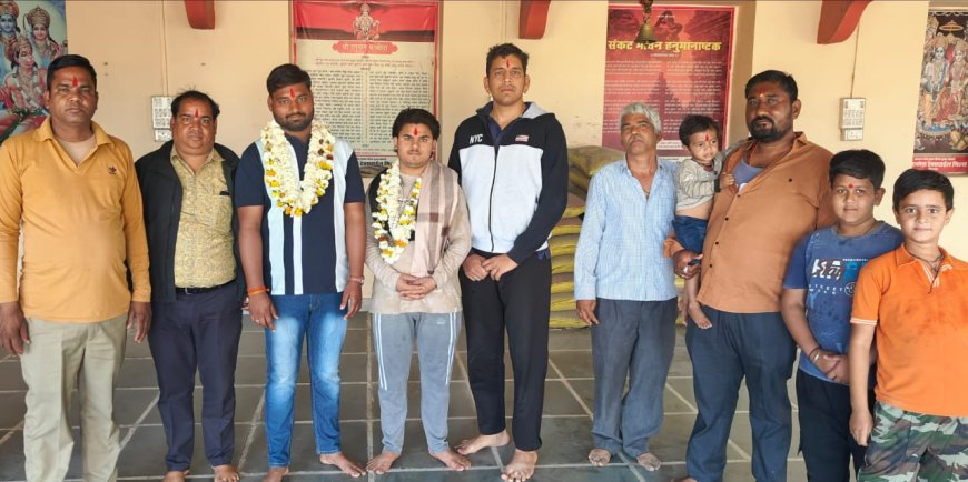 बाबा खाटू श्याम के धाम पर पैदल रवाना