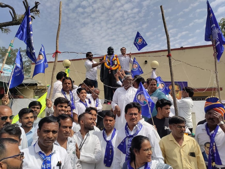 अंबेडकर जयंती पर निकाली वाहन रैली