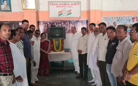 त्रिपाठी के नेतृत्व में किए श्रद्धा सुमन अर्पित