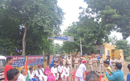 ध्वजारोहण के समय नहीं पहुंचे पुलिस के जवान