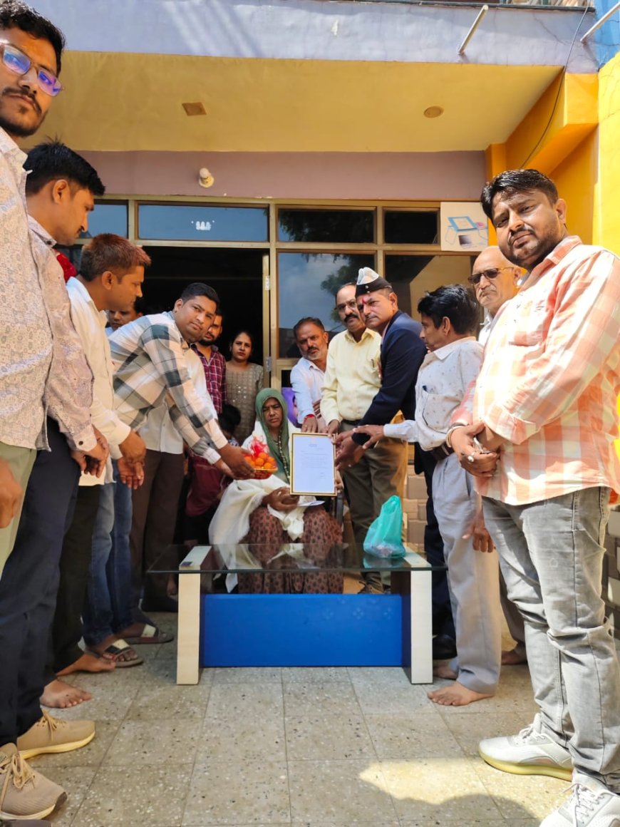 शहीद सैनिकों के घर पहुंचकर वीरांगनाओं का किया सम्मान, रक्षाबंधन की दी बधाई -