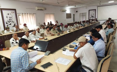 किसानों द्वारा नहरों की सफाई व मरम्मत की उठी  मांग