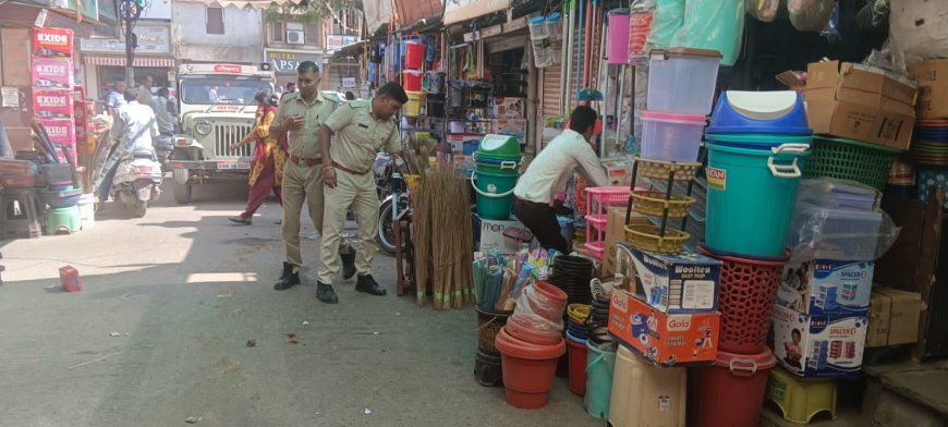 शहर के मुख्य बाजार से हटाए अतिक्रमण