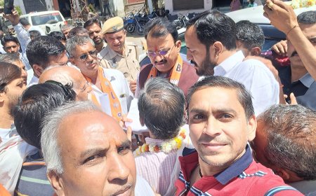 जिंदल की दरारों से  प्रभावितों को मुआवजा देने की मांग को लेकर सोपा ज्ञापन