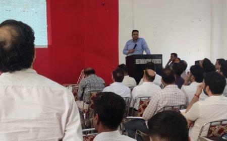 सीएमएचओ डॉ. गोस्वामी ने  स्वास्थ्य सेवाओं में सुधार के  दिए निर्देश