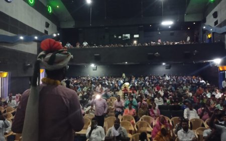 फुले फिल्म देखने ऊमडा जनसैलाब,सरकार से टैक्स फ्री की मांग