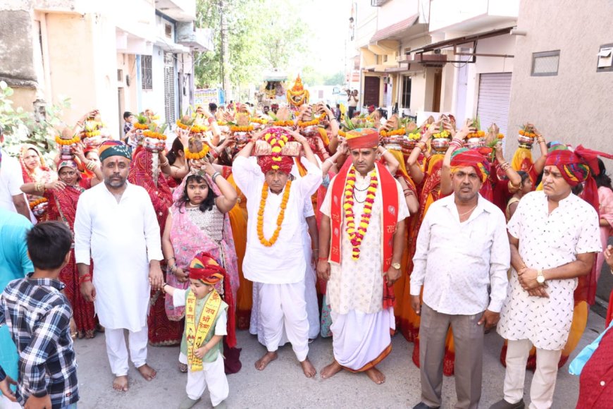 कलश यात्रा के साथ भागवत जी की स्थापना