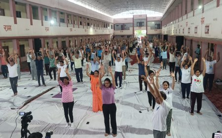 अंतरराष्ट्रीय योग दिवस  मनाया, रामकोटि रामनिवास धाम में हुआ भव्य आयोजन