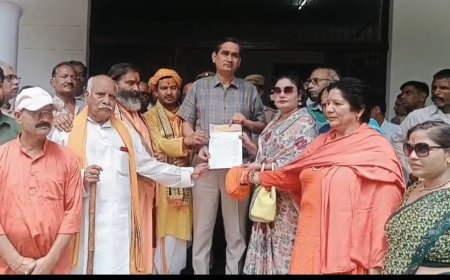 कोरिडोर के समर्थन में हिंदू वादियों ने दिया जिलाधिकारी मथुरा को  ज्ञापन