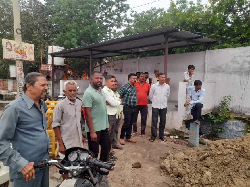 नगर परिषद सभापति व उपसभापति ने किया नाला निर्माण कार्य का निरीक्षण,