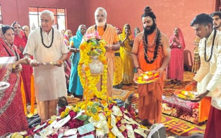 मेनपुरीया में चल रही श्री शिव महापुराण कथा