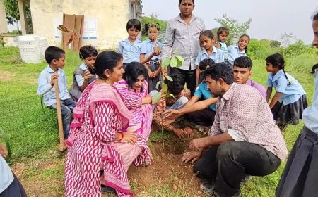 ढ़ेलाणा विद्यालय में पौधारोपण कर संरक्षण की जिम्मेदारी ली