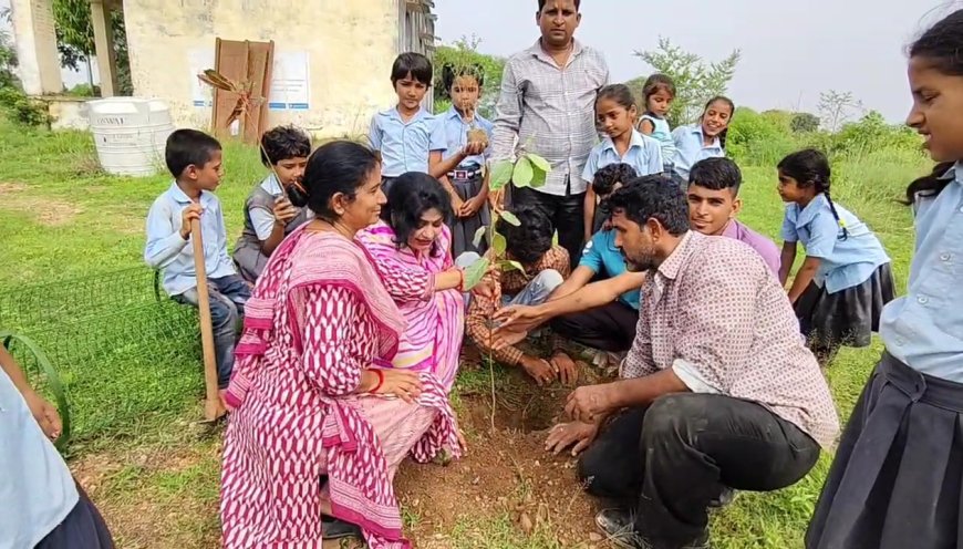 ढ़ेलाणा विद्यालय में पौधारोपण कर संरक्षण की जिम्मेदारी ली