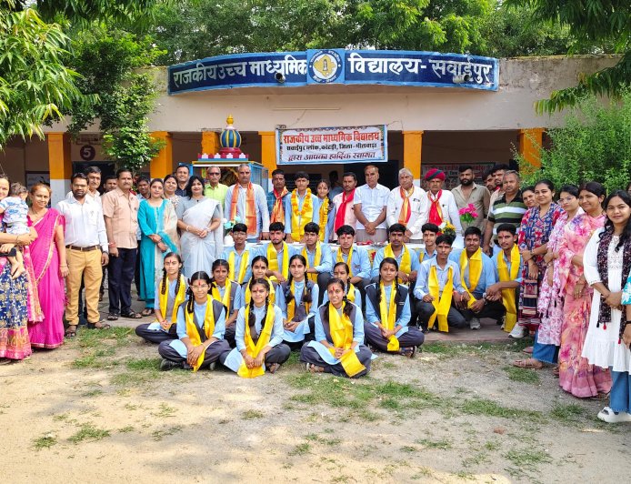 चुनाव के बाद मंत्रिमंडल का गठन कर शपथ दिलाई