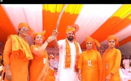 दुर्गा शक्ति अखाड़ा द्वारा शौर्य संचलन एंव कटार दीक्षा आयोजन