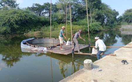 बिजली गिरने से टूटी नहर