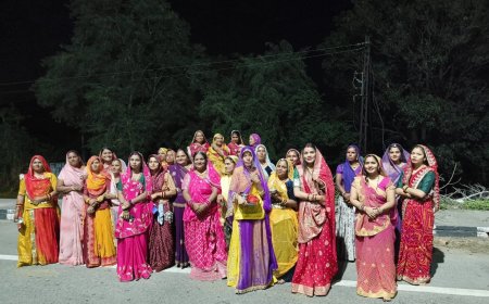 *गुरला में सुहागिनों ने बड़े उत्साह और श्रद्धा  के साथ मनाया  करवा चौथ का व्रत*