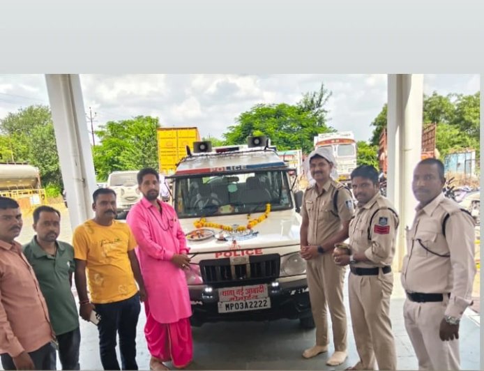 थाना नई आबादी में शस्त्र पूजन हुआ