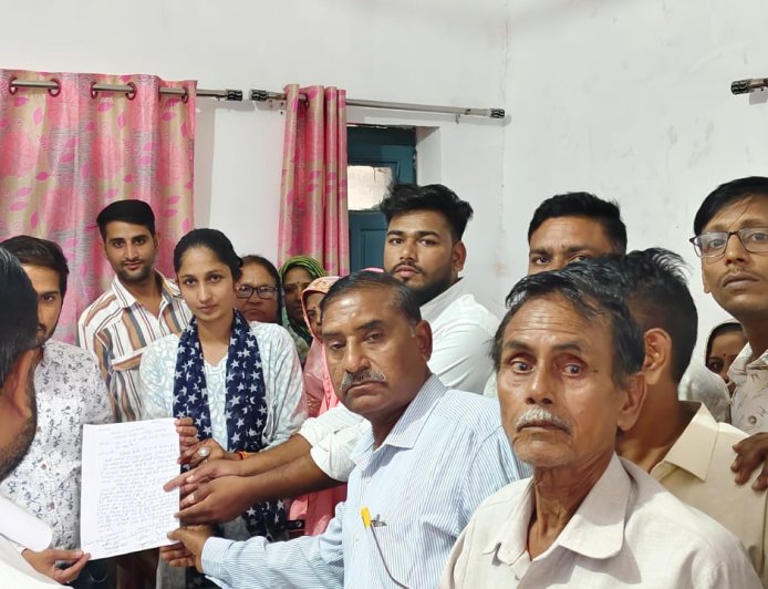 जल दाय विभाग द्वारा रिकनेक्शन शुल्क लेने का विरोध,