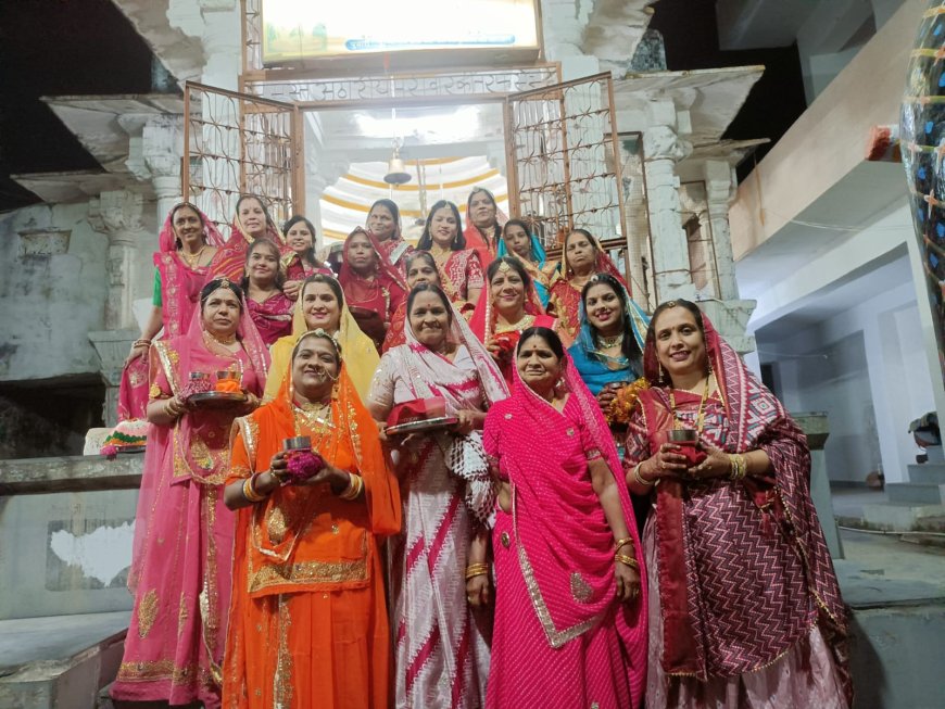 पति की दीर्घायु के लिए सुहागिनों ने रखा करवाचौथ का व्रत