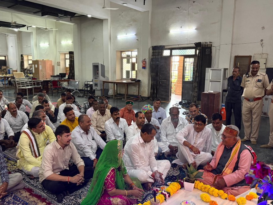 11 हजार दीपों से जगमगाया सांवरिया सेठ का मंदिर