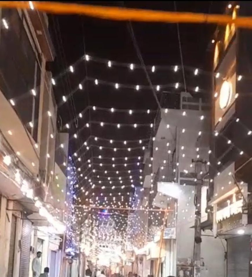 त्रिमूर्ति चौराहे से बालाजी छतरी तक रोशनी का नज़ारा