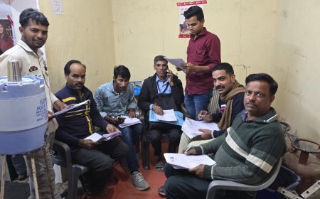 ग्राम पंचायत मोखुंदा में  हेल्प डेस्क चरम पर