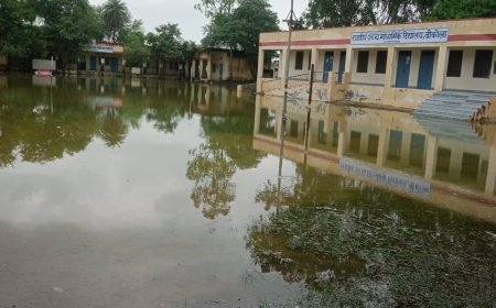 1000 छात्रों का भविष्य पानी में