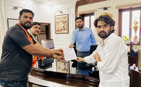 *राष्ट्र माता” का दर्जा दिलाने कलेक्ट्री पहुंचे गौभक्त,*