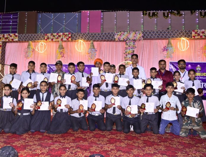 गुरुकुल पब्लिक स्कूल लाम्बिया खुर्द में वार्षिक उत्सव हर्षोल्लास से आयोजित
