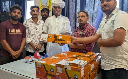 माली समाज ने जिला अस्पताल केकड़ी को भेंट किए 10 बड़े पंखे, मरीजों को मिलेगी राहत