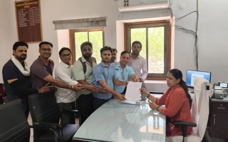 कर्मचारियों का सरकार को अल्टीमेटम! मांगें नहीं मानी तो होगा कार्य बहिष्कार, मुख्यमंत्री के नाम सौंपा ज्ञापन