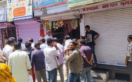 नगर पालिका ईओ के खिलाफ जनता का फूटा गुस्सा