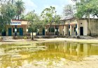 पांच मिनट की बारिश में फिर विद्यालय बना तालाब