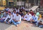 महात्मा गांधी चिकित्सालय में 48 नर्सिंग कर्मी बैठे धरने पर