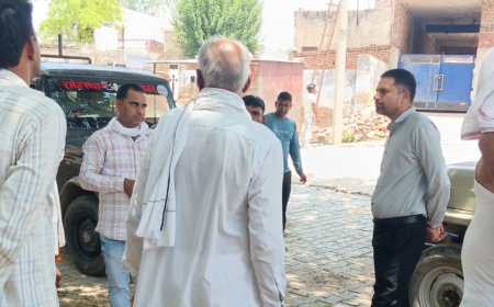 ईओ रंजीत सिंह ने किया मालनगर का औचक निरीक्षण; मौके पर ही लगवाईं लाइटें, सफाई व्यवस्था को लेकर ठेकेदार व निरीक्षक को किया पाबंद