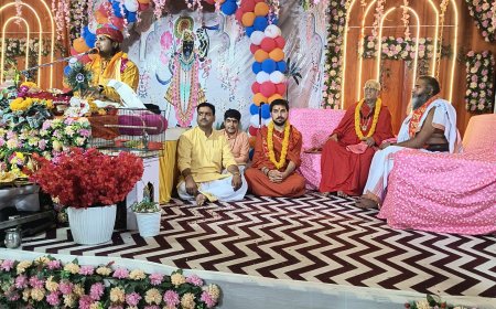 अनुकंपा स्काई डेक सोसाइटी में कृष्ण जन्मोत्सव धूमधाम से मनाया,