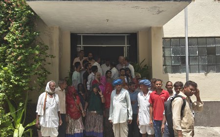 अघोषित बिजली कटौती, पेयजल संकट और सफाई व्यवस्था को लेकर मजदूर कांग्रेस ने सौंपा ज्ञापन