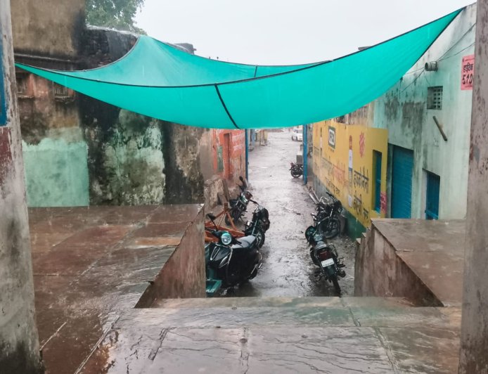 *गुरला में झमाझम बारिश के साथ गिरे ओले, मौसम हुआ सुहाना;