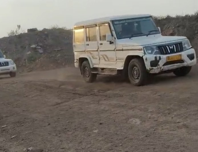 हमसब की वाइस की खबर का असर: प्रशासन हरकत में आया, अवैध ब्लास्टिंग पर लगी रोक