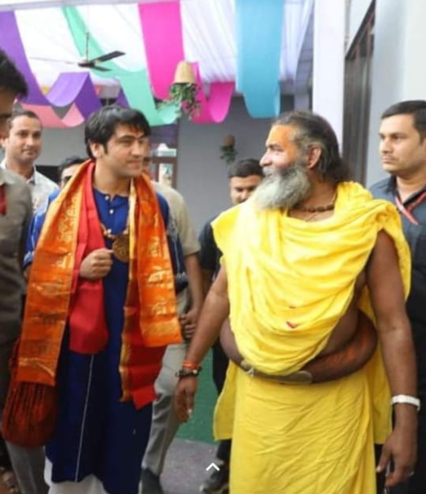महंत काठियाबाबा ने बागेश्वरधाम सरकार को दिया विष्णु लक्ष्मी महायज्ञ में आने का निमंत्रण
