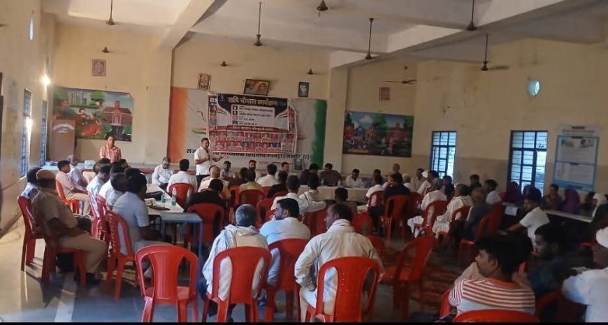 गौनेडा की रात्रि चौपाल में नहीं पहुंचीं जिला कलक्टर, गुस्साए ग्रामीणों ने अधिकारियों को सौंपा ज्ञापन