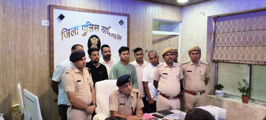 अवैध फायर आर्म्स हथियारों के जखीरे सहित 20 हजार रूपये का ईनामी आरोपी गिरफ्तार