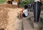 खबर का असर: वार्ड 31 में जागी सुध, एमडी नगर की बदहाल सड़क पर डलवाई रोड़ी